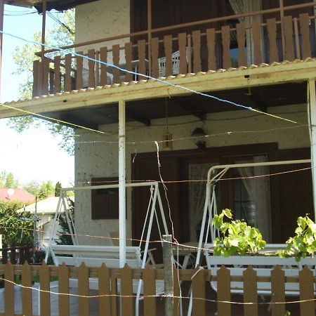 Agancs Vendeghaz Hotel Balatonszemes Ngoại thất bức ảnh